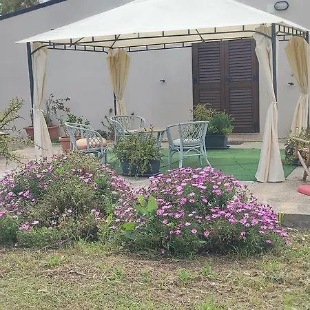Serraona Guest house *